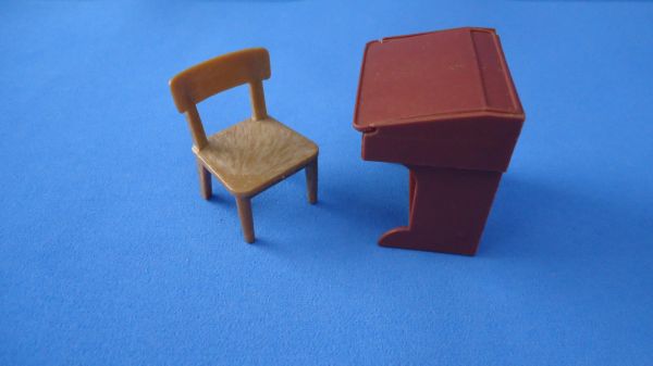 Playmobil Escrivaninha e Cadeira